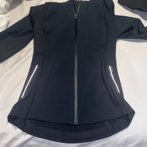 Lululemon rain jacket black size small (4/6) - Picture 2 of 5